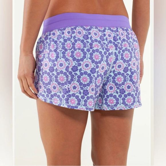 Lululemon Run: Breeze By Short
Twiggy Printed Power Purple / Power Purple - Picture 2 of 6